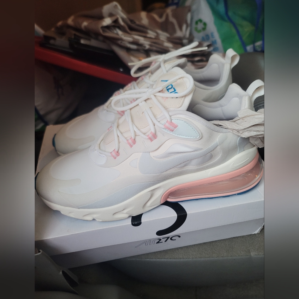 Men's Nike 270